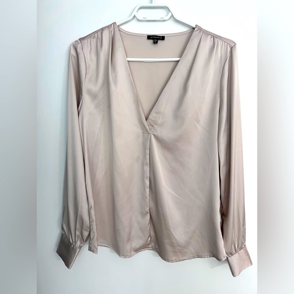 V neck long sleeve blouse - Picture 2 of 3